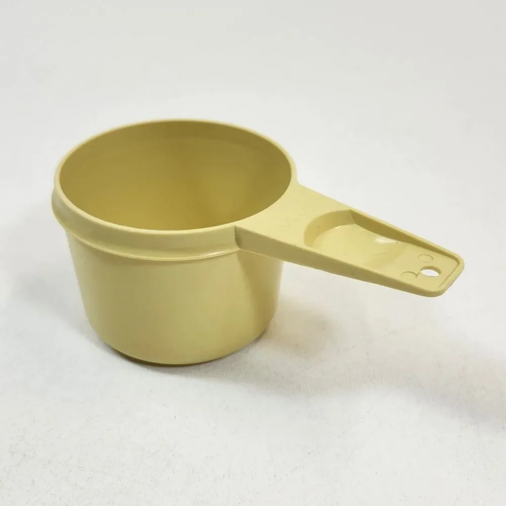 Tupperware Measuring Cups Set of 4 Yellow Vintage 761-1 762-1 763-1 764-1 Lot